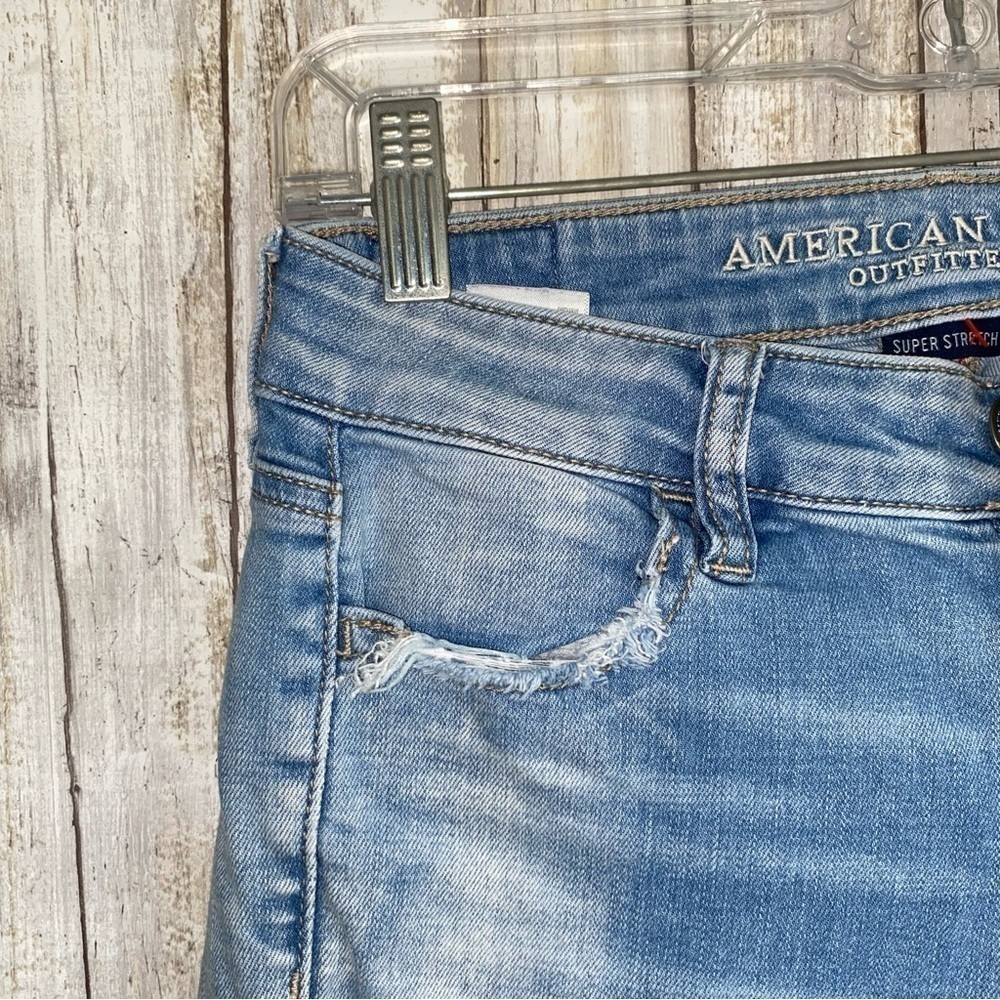 American Eagle Super Stretch X Light Wash Distressed Jeggings Short - Picture 5 of 10